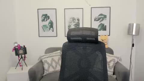 Lesly  online show from 02.12.25