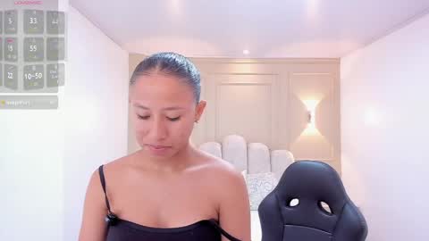 Snapshot of leslysimpson chatting on 05.27.26 online show from 05.27.26
