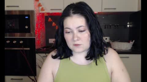 Snapshot of lesssi_ chatting on 02.10.25 Alison online show from 02.10.25