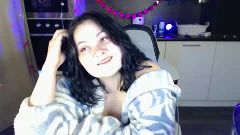 Snapshot of lesssi_ chatting on 02.26.25 Alison online show from 02.26.25