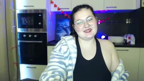 Snapshot of lesssi_ chatting on 03.08.25 Alison online show from 03.08.25