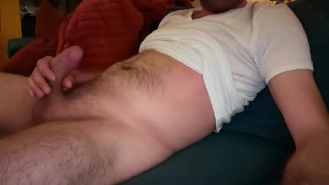 Snapshot of leukurrt chatting on 04.03.26 leukurrt online show from 04.03.26