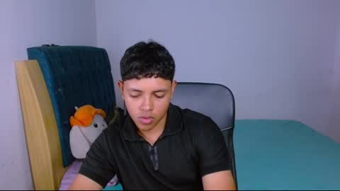 Snapshot of levii_7 chatting on 02.20.26 0600AM-1200PM - online show from 02.20.26