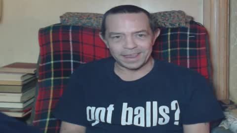 Snapshot of levon48 chatting on 12.28.24 levon48 online show from 12.28.24