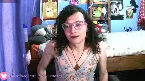 Snapshot of lewd_mooncat chatting on 06.12.26 Lewd Mooncat online show from 06.12.26