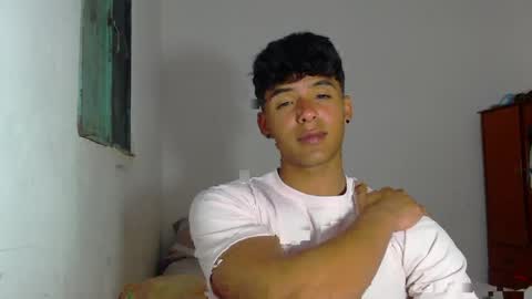 Snapshot of lewis_ly chatting on 05.04.26 i am lewis ly EDUARDO MEMDOZA15 online show from 05.04.26