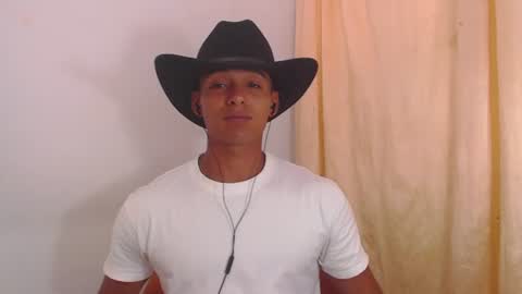 Snapshot of lewis_ly chatting on 07.07.26 i am lewis ly EDUARDO MEMDOZA15 online show from 07.07.26