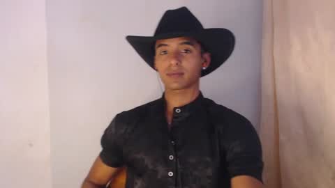 Snapshot of lewis_ly chatting on 07.18.26 i am lewis ly EDUARDO MEMDOZA15 online show from 07.18.26