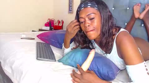 Snapshot of lexa_rouge chatting on 10.17.25 lexa_rouge online show from 10.17.25