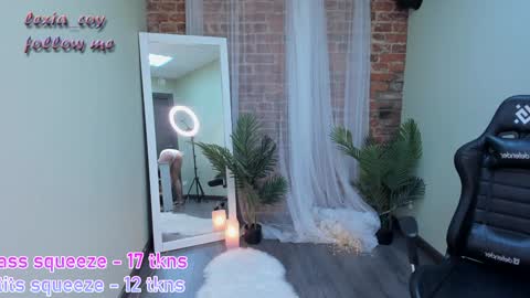 Vicki online show from 12.17.24