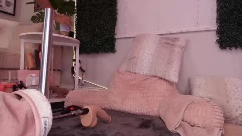 Lexi Smith online show from 04.15.26