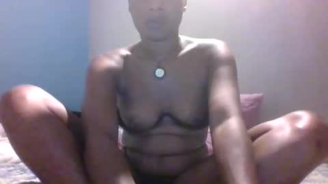 Snapshot of lexieroyal690 chatting on 02.14.25 lexieroyal690 online show from 02.14.25