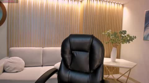 Lexie  online show from 03.25.26