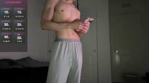 Snapshot of lexxxcazzo chatting on 10.07.25 Dromaeosaurex online show from 10.07.25