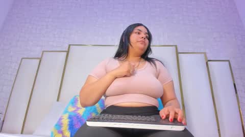 Snapshot of lexy_and_mia chatting on 12.23.25 lexy and mia online show from 12.23.25