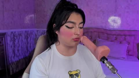 Snapshot of lexy_gomez chatting on 12.22.25 LEXY online show from 12.22.25