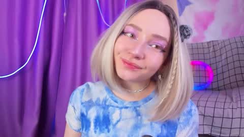 Snapshot of lexy_l0vy chatting on 09.18.25 LexxxY online show from 09.18.25