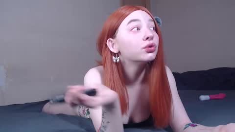 Snapshot of lexy_l0vy chatting on 11.17.25 LexxxY online show from 11.17.25