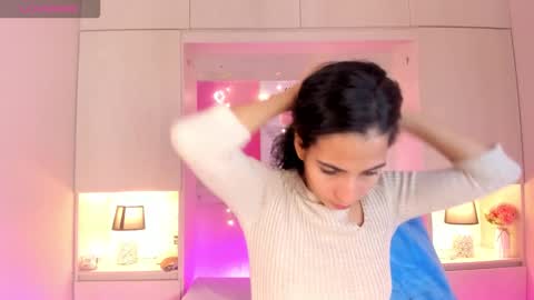 L I A  online show from 11.08.25