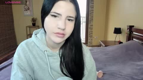 Snapshot of lexyswett chatting on 10.17.25 lexyswett online show from 10.17.25