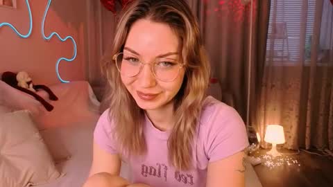 Snapshot of leyalayla chatting on 02.26.26 Lily online show from 02.26.26