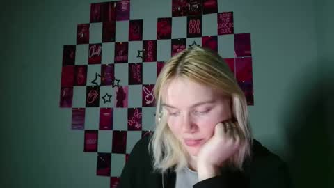 Leyla online show from 11.12.25