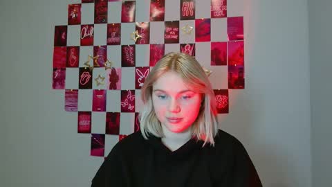 Leyla online show from 11.26.25