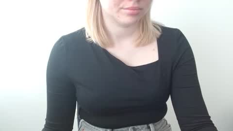 Snapshot of leyla_le chatting on 03.03.26 Leyla online show from 03.03.26