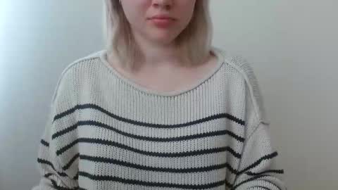 Snapshot of leyla_le chatting on 03.18.26 Leyla online show from 03.18.26