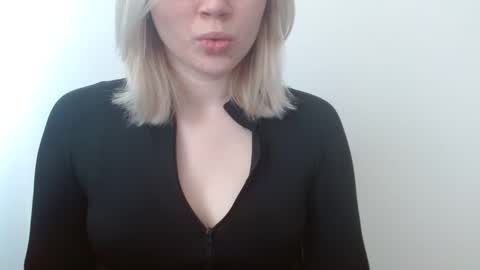 Snapshot of leyla_le chatting on 04.02.26 Leyla online show from 04.02.26