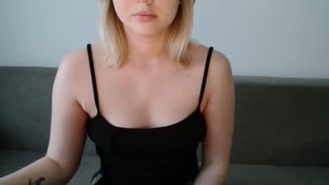 Snapshot of leyla_le chatting on 04.05.26 Leyla online show from 04.05.26