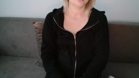 Snapshot of leyla_le chatting on 04.06.26 Leyla online show from 04.06.26