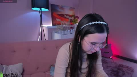 Snapshot of leylamirage chatting on 03.01.26 leylamirage online show from 03.01.26