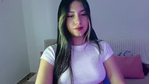 Snapshot of lia_14_ chatting on 05.01.26 Lia online show from 05.01.26