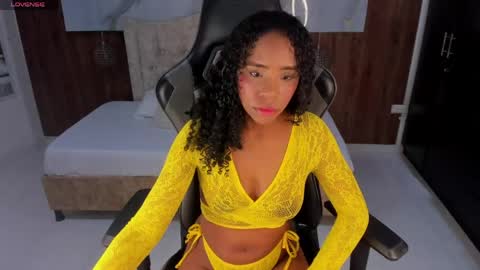 Snapshot of lia_16_ chatting on 05.15.26 lia_16_ online show from 05.15.26
