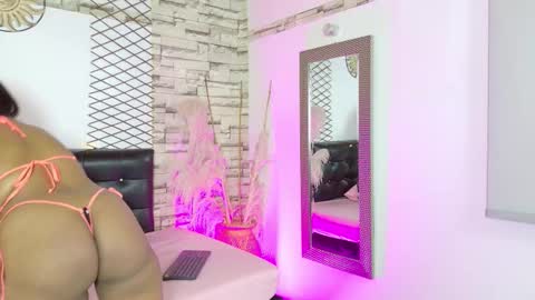 Lia James online show from 03.29.26