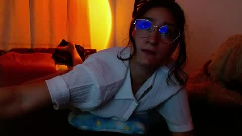 Snapshot of lia_ana_ chatting on 05.16.26 liliana online show from 05.16.26