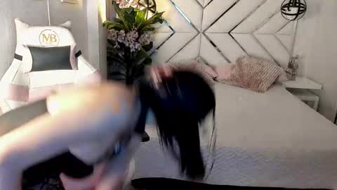 Snapshot of lia_blaze chatting on 04.18.26 Lia online show from 04.18.26