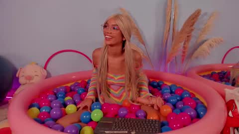 Lia online show from 03.07.25