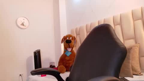 lia_mariana online show from 09.16.25