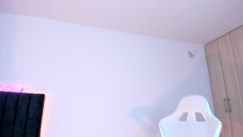 Little Queen Lia  online show from 02.21.25