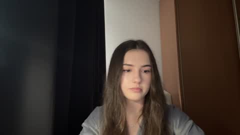 Snapshot of lia_queenie chatting on 06.16.26 Lia online show from 06.16.26