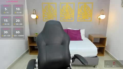 Snapshot of lia_sexx19 chatting on 12.23.24 Lia  online show from 12.23.24