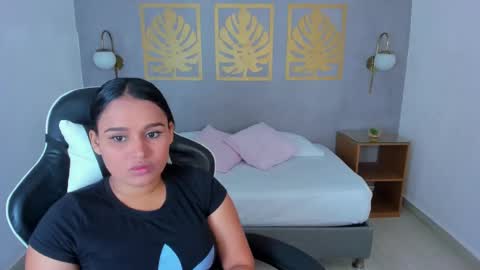 Snapshot of lia_sexx19 chatting on 02.25.25 Lia  online show from 02.25.25