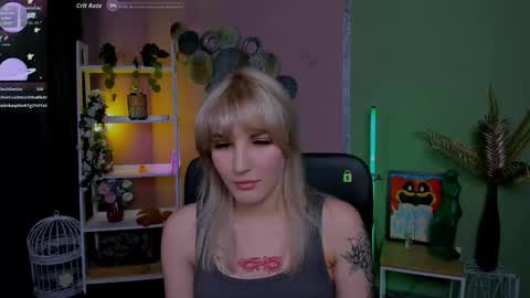 Snapshot of lia_sunset chatting on 09.29.25 Lia online show from 09.29.25