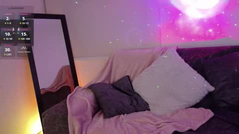 Lia online show from 10.19.25