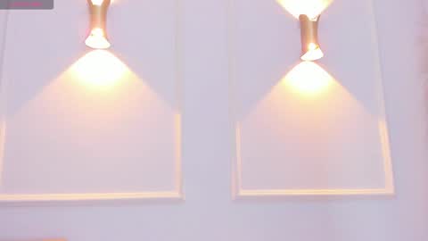 Snapshot of lia_walton__ chatting on 12.10.24 liz walton online show from 12.10.24