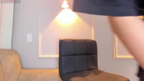 Snapshot of lia_walton__ chatting on 12.12.24 liz walton online show from 12.12.24