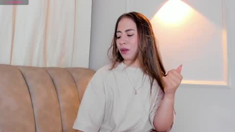 Snapshot of lia_walton__ chatting on 01.03.25 liz walton online show from 01.03.25