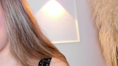 Snapshot of lia_walton__ chatting on 03.12.25 liz walton online show from 03.12.25